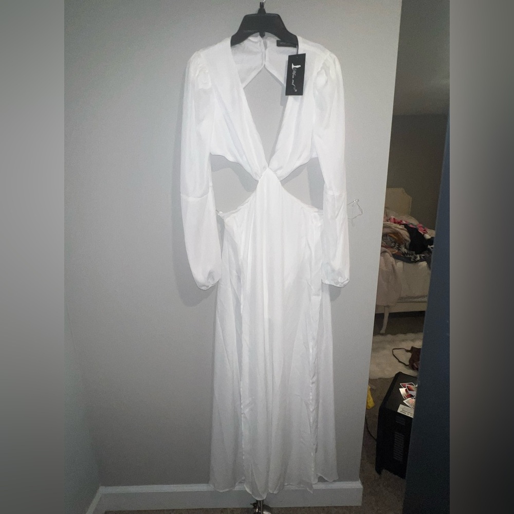 Chic White Backless Dress